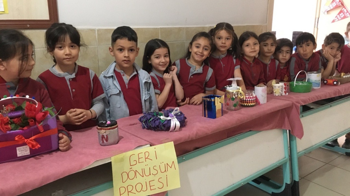  1.Sınıf Öğrencilerinin Geri Dönüşüm Sergisi